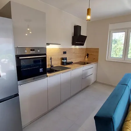 Katarina * Brodarica (Sibenik-Knin)