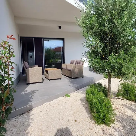 Katarina * Brodarica (Sibenik-Knin)