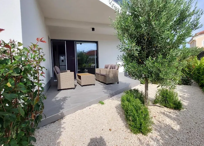 Katarina * Brodarica (Sibenik-Knin)